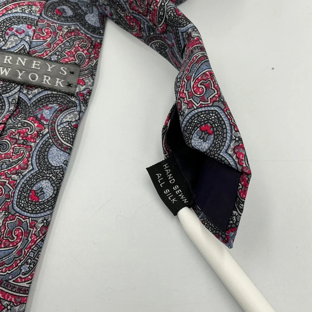 Barneys New York‎ Mens Paisley Silk Tie Red Blue Gray Hand Sewn Imported Fabric